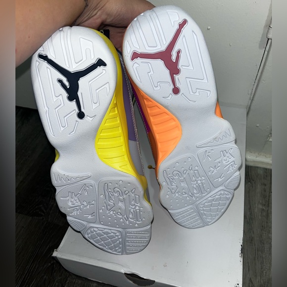 Jordan 9 Change The World - Picture 2 of 5